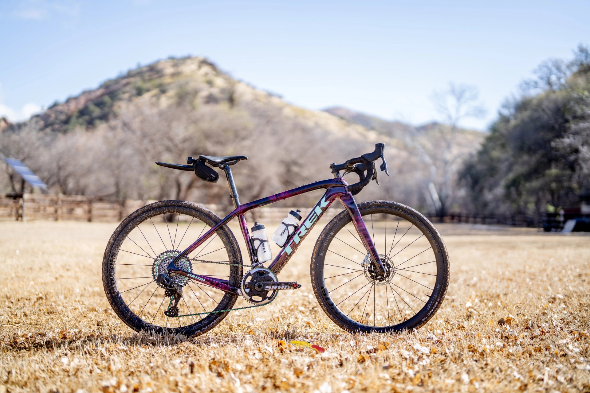 Gravel Bikes - Road, Trails, Adventure | Vélozone