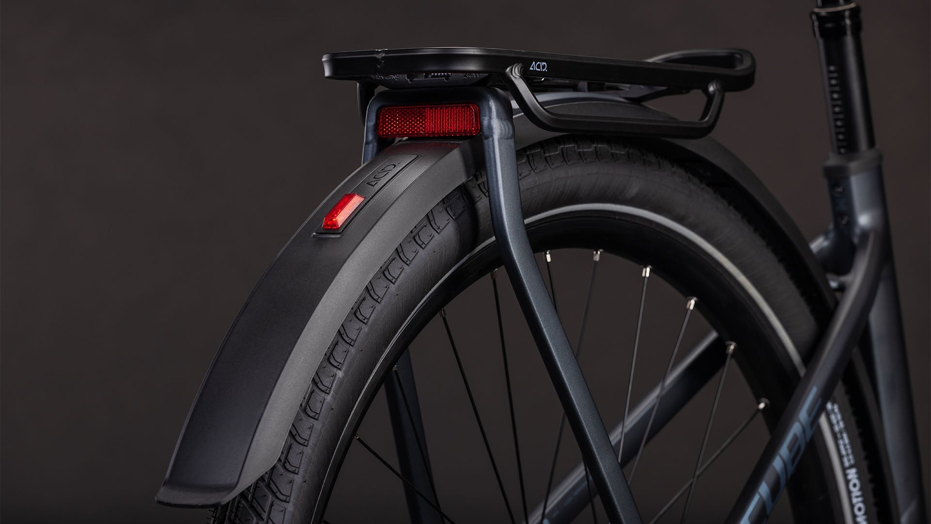 Cube Kathmandu Hybrid one 800 lowstep, roue arrière