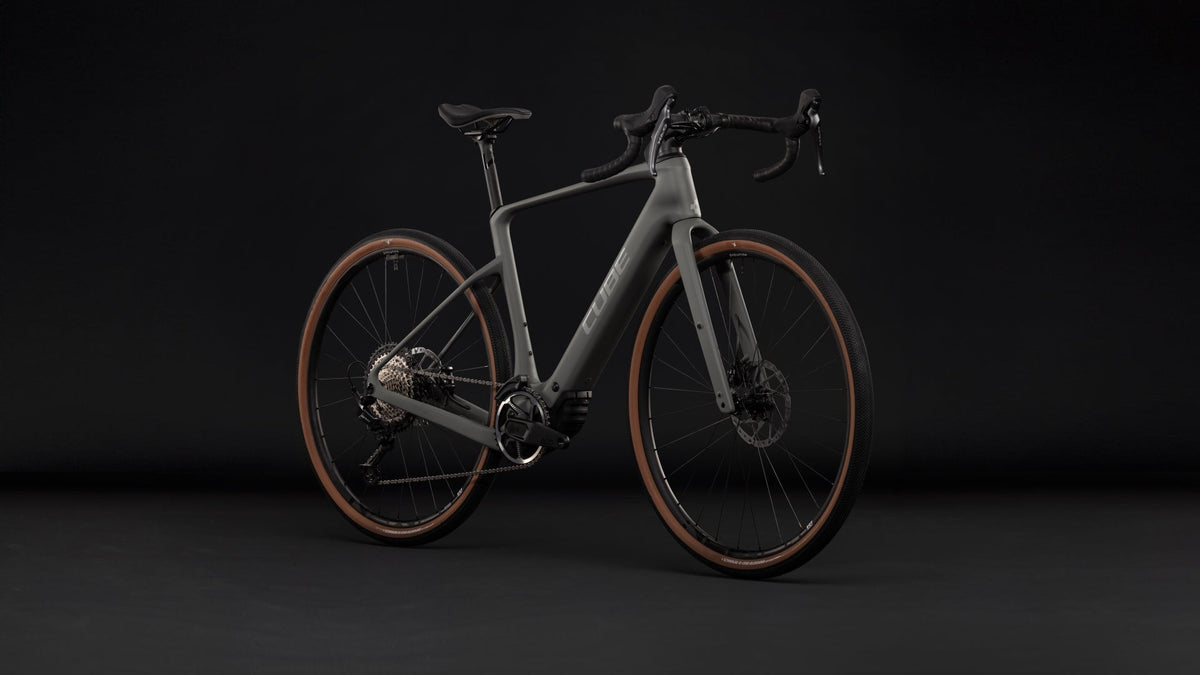 Cube Nuroad Hybrid C:62 Race 400X (2027), trois-quarts avant
