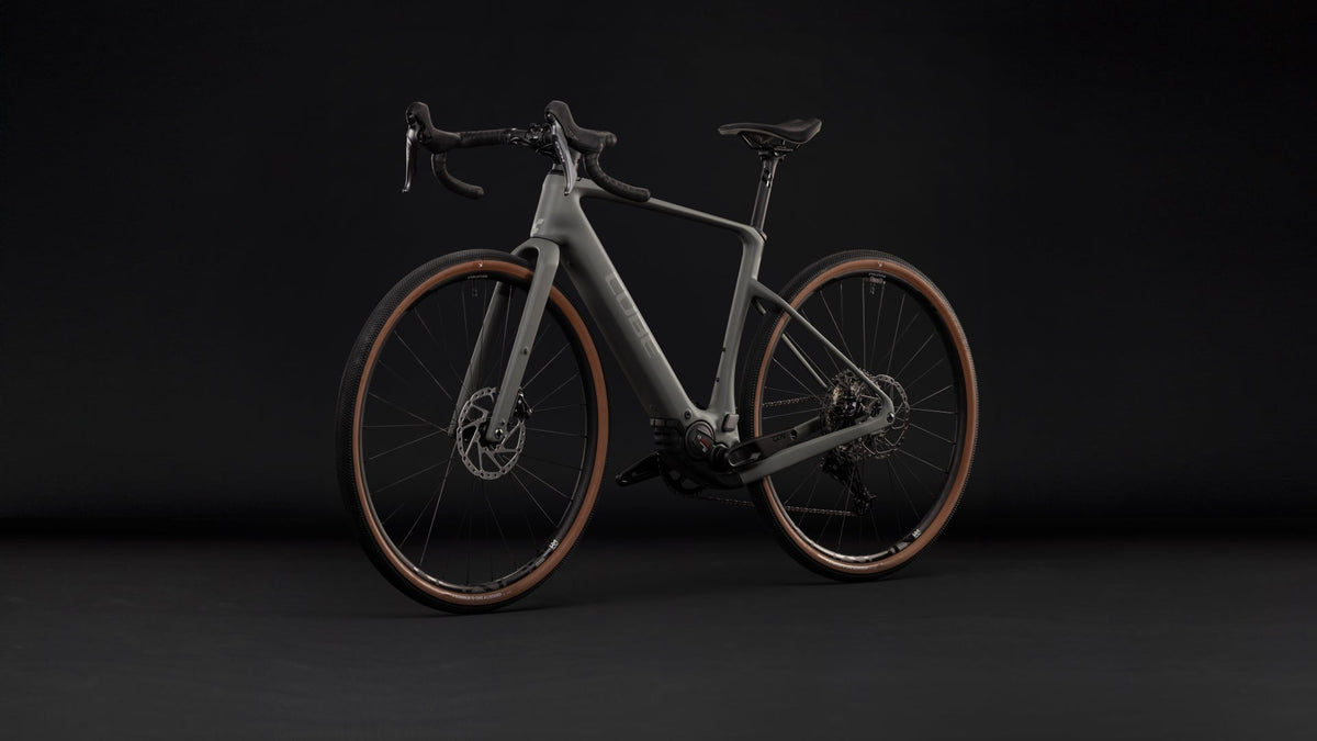 Cube Nuroad Hybrid C:62 Race 400X (2027), trois-quarts avant