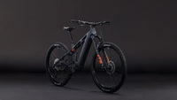 Vélo électrique Cube Stereo Hybrid ONE44 HPC SLX 800 gris et orange, trois-quarts avant