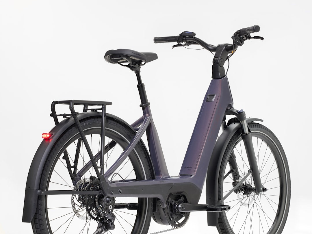 Vélo hybride électrique Trek Charter+ 4 Lowstep 2027, profil gauche