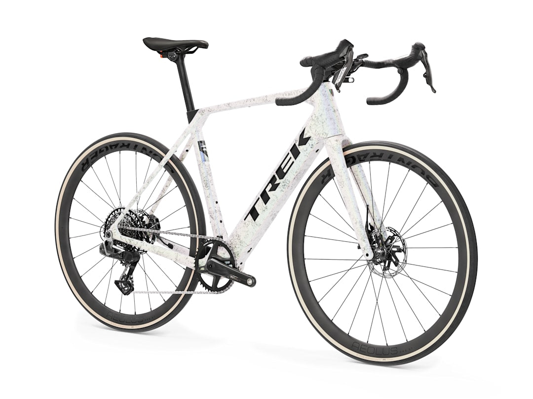 Trek Domane+ SL 7 AXS 5e gén., trois-quarts avant