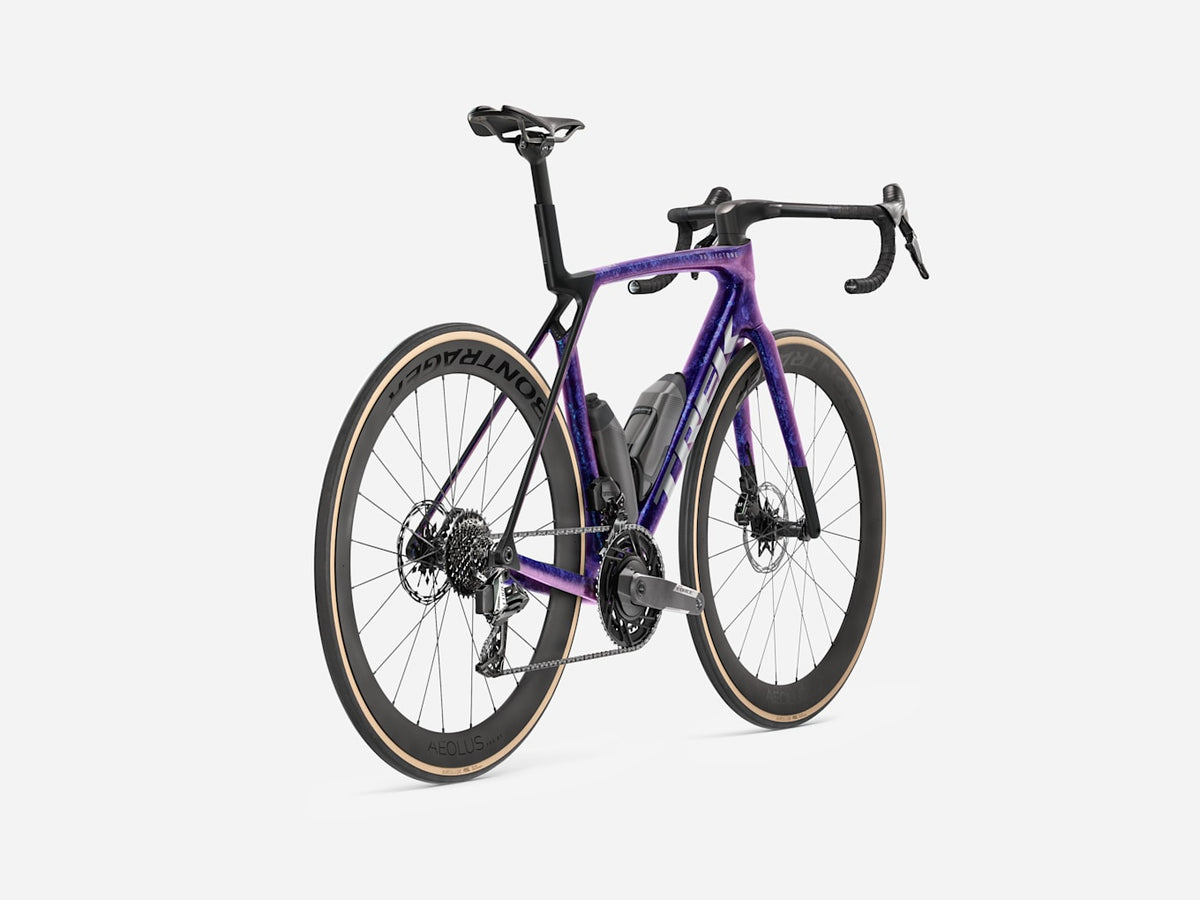 Vélo de route Trek Madone SLR 7 AXS Gen 8, trois-quarts avant